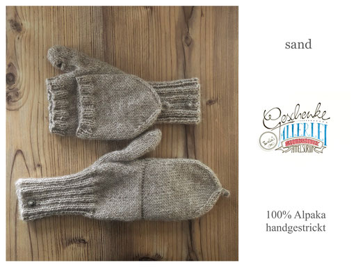 handgestrickte Fäustlinge mit Kappe in sand - Fausthandschuhe - Alpaka-Handschuhe