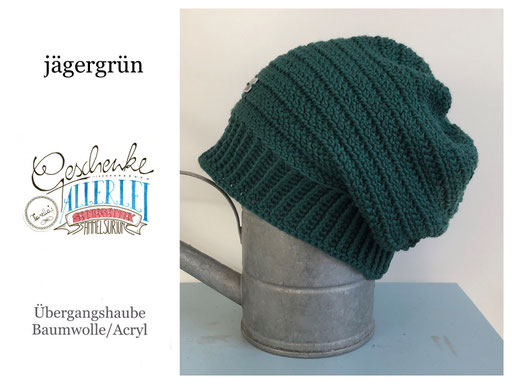 gehäkelter leichter Beanie in der Farbe jägergrün - Häkel-Mütze - Haube - Häkelbeanie