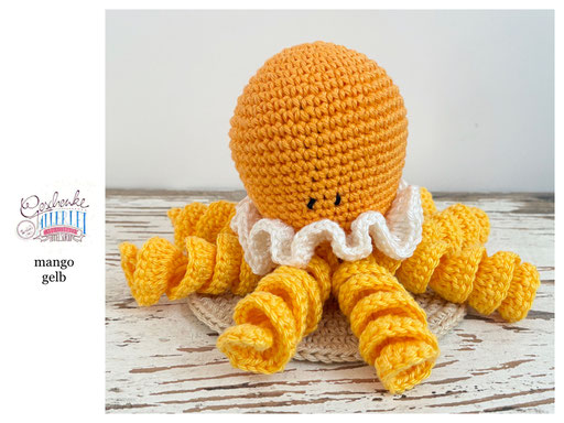 gehäkelter Oktopus - Kopf in mango, Tentakel in gelb, krauser Kopfabschluss in naturweiß - Häkeloktopus - Tintenfisch - Krake - Häkeltier - Häkelspielzeug