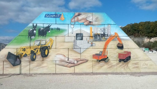fresque murale représentant des engins de TP pour une entreprise SCHMIT TP à Vanvey par Coron Thibaud