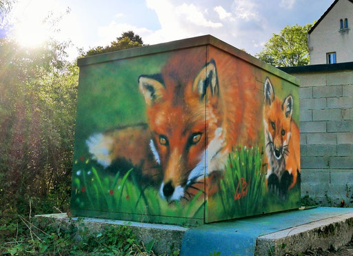 fresque représentant un renard sur le transformateur de l'etang-vergy par Coron