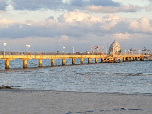 Seebrücke mit Tauchgondel - 398 m lang