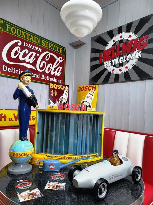 bosch zündkerzen vitrine tankstelle deko