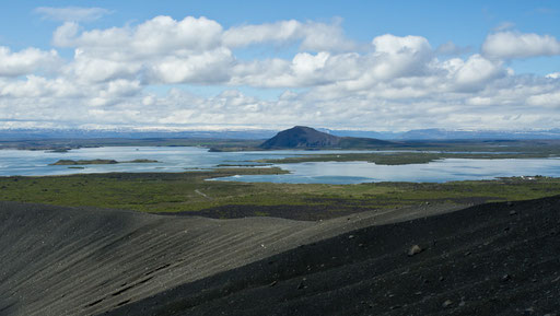 Vue sur le lac Myvatn depuis le cratère Hverfjall
