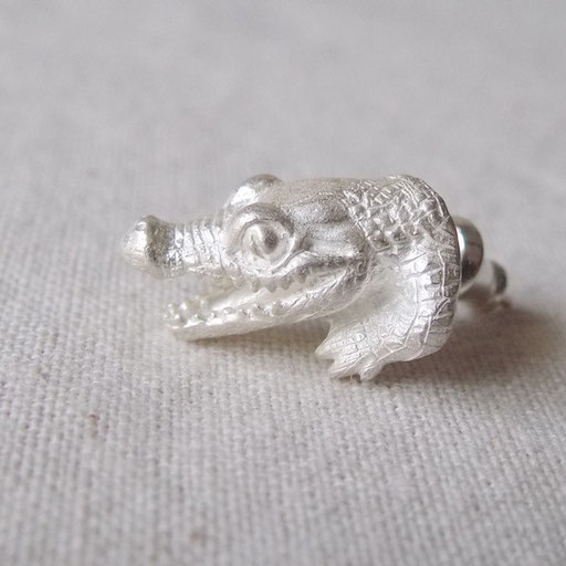 EmiriA　ワニピアス