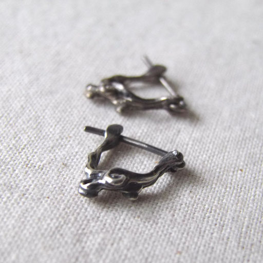 監　波（シルバー）　ピアス