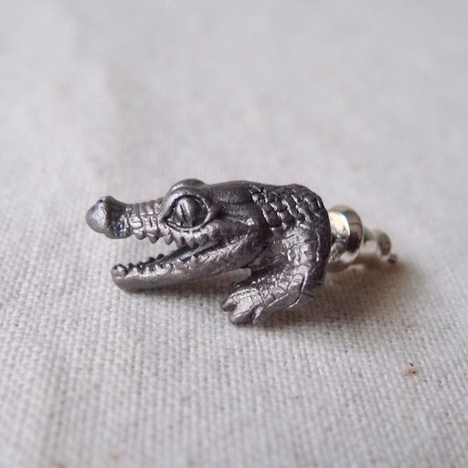 EmiriA　ワニピアス