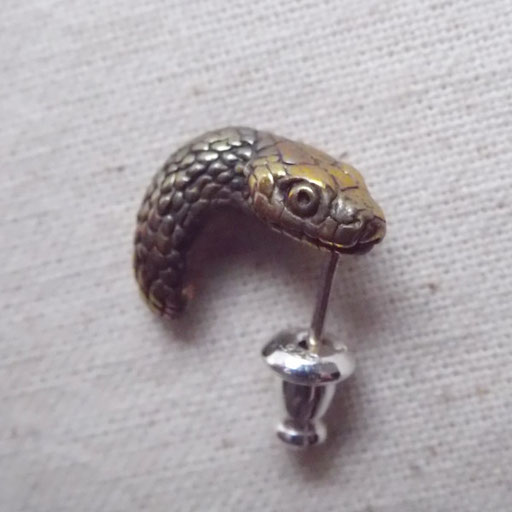 EmiriA　ひょこっとヘビピアス