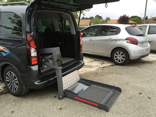 Fabrication D Equipements Vehicules Pour Handicapes Charbonnier