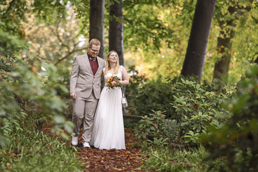 Hochzeitsfotografie: Brautpaarshooting im Marburger Schlosspark