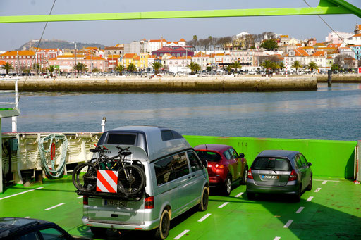 Es geht mit der Fähre rüber nach Setubal