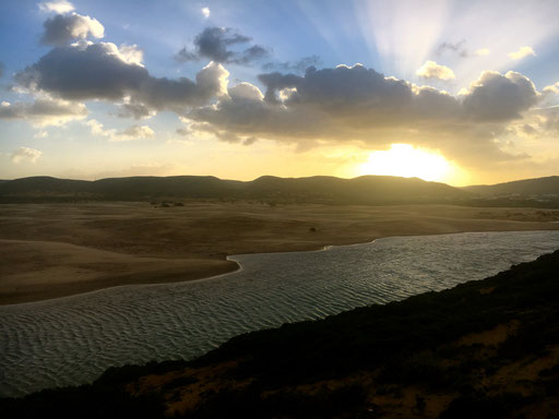 Sonnenaufgang an der Lagune von Carapateira