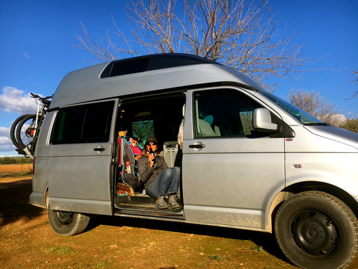 Bierpause auf dem Weg zurück nach Spanien