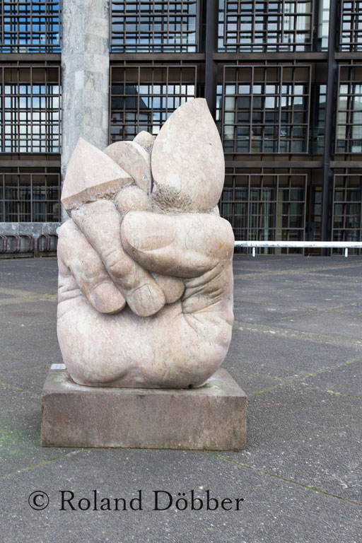 Hand in Mainz / Denkmale