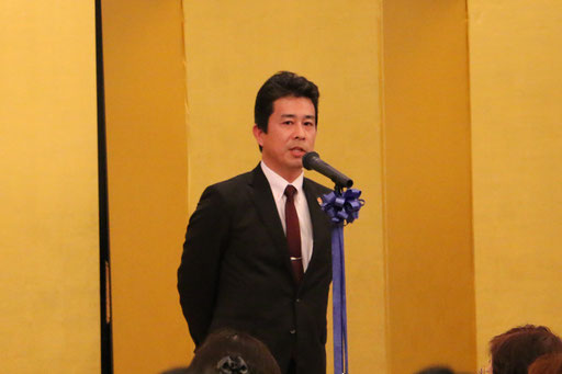 開会あいさつ(伊予高校OB 大政浩行さん)