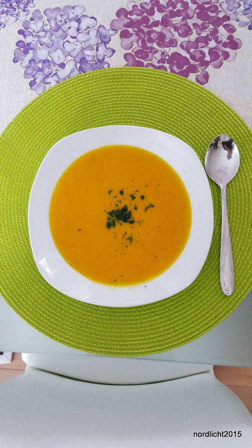 Kürbis-Kokos-Süppchen vom Hokkaido-Kürbis