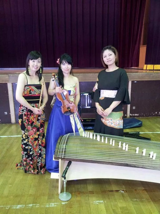 ヴァイオリン竹前景子さん　二十五絃箏内藤美和さんとご一緒にアウトリーチコンサート