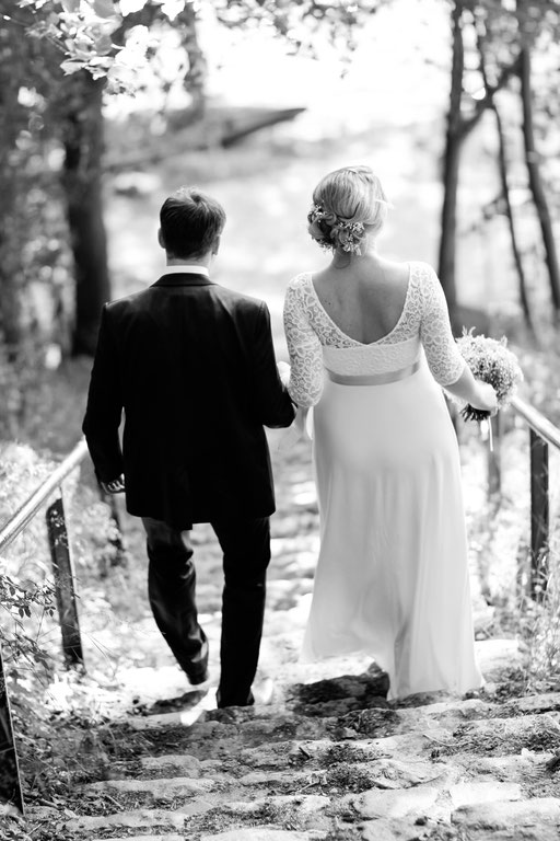 Die Hochzeit von Caro und Marcel auf dem Trausteg in Feldberg| Trauung| Wedding| Braut| Bräutigam| Fliege| Blumen| Lächeln| Mecklenburg- Vorpommern| Neubrandenburg| Greifswald| Hendrikje Richert Fotografie 