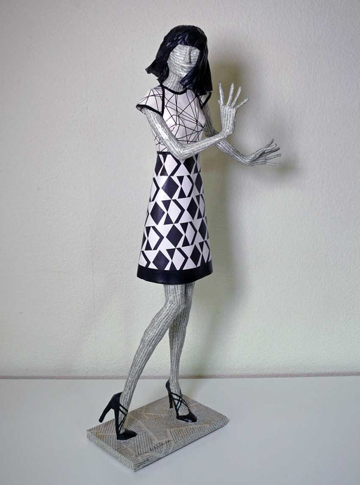 Elena Lichtsteiner. Händetanz; 2025; ca.70 cm