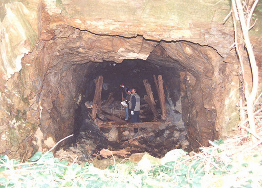 2006年撮影の地下壕⑩　