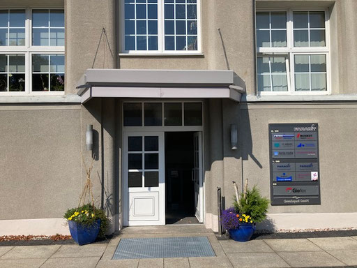 BenteMedia Faradit-Gewerbepark Eingang