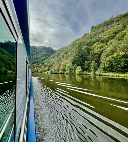 Gemütlich und elegant gleiten wir über die Saar