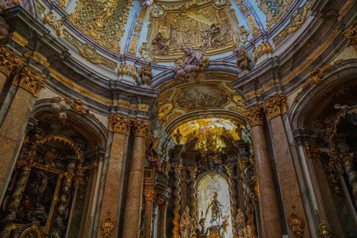 Blick hinein in die Klosterkirche