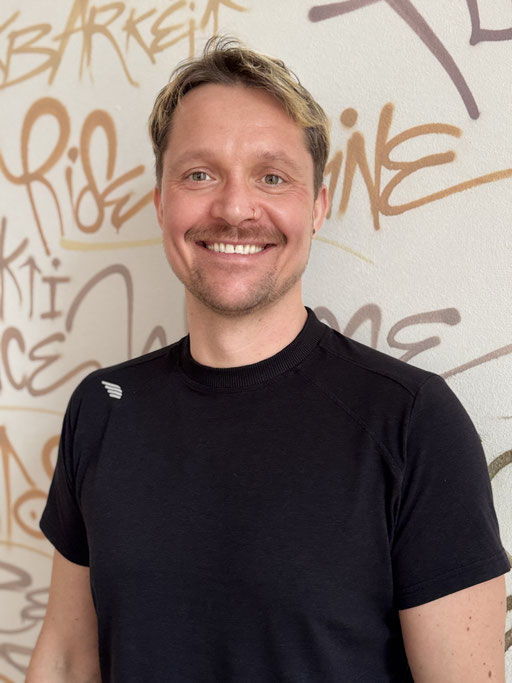 Mitch Walter Yoga Leverkusen