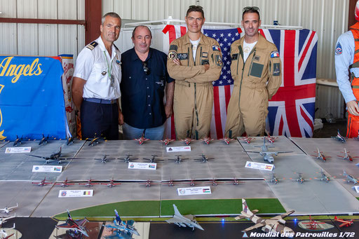 Marty, Babouc et Representant de l'Armée de l'Air au stand Mondiales des Patrouille 1/72