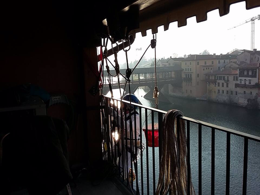 ritocco pittorico facciata esposta sul fiume