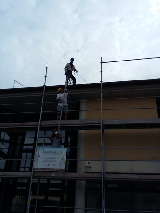 montaggio parapetti sul tetto