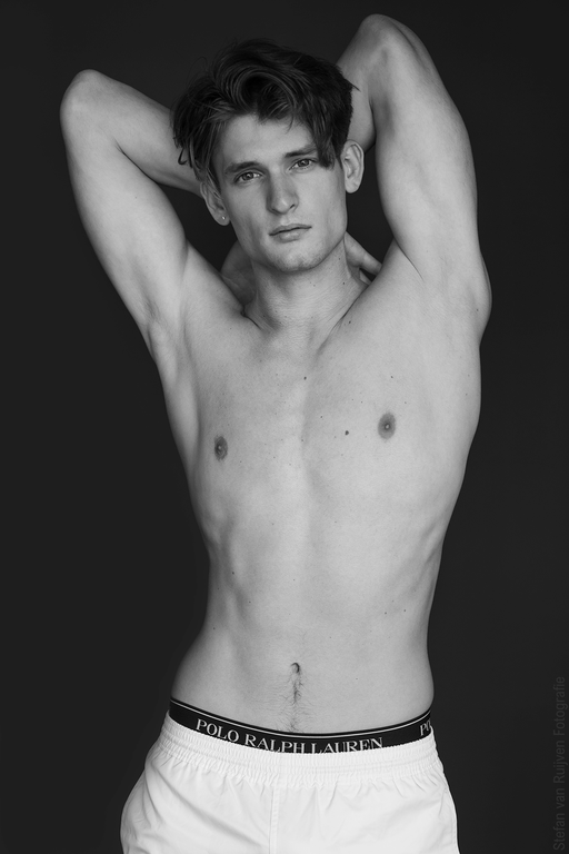 Model, Mannelijk model, Malemodel, New Face, Casting, Modellenwerk, Modellenbureau, inschrijven als model, model worden, foto's laten maken als model, fashion, fotograaf, photographer, Portfolio, Portfolio shoot, Modelportfolio, The Portfolio Studio
