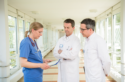 Ärzte im Gespräch im St. Marien-Krankenhaus Berlin Lankwitz