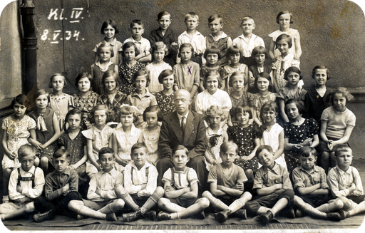 Klassenfoto mit Elfriede Katterwe 8.5.1934