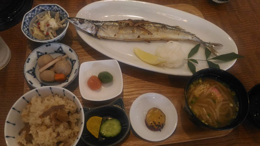フクフクマロマロ,勝川商店街,こだわり商店,勝川 グルメ,みやこ内科クリニック,春日井 グルメ,一人飯,秋刀魚定食,春日井市 内科