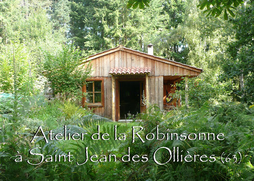 L'Atelier de la Robinsonne est une ancienne scierie à Saint Jean des Ollières (63) que Véro des bois a reconstruite de ses mains pour y exercer son métier de Céramiste et Plasticienne.