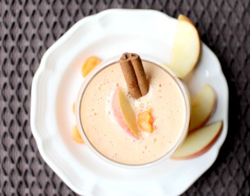 Super creamy carrot-orange cinnamon smoothie that tastes like a Dreamsicle! -www.homemadenutrition.com