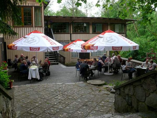 Gemütliche Mittagspause am Fluss