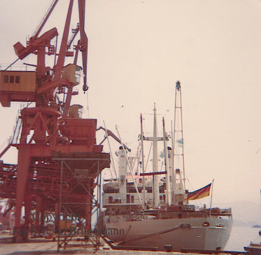 Die CAP SAN NICOLAS im Hafen von Santos