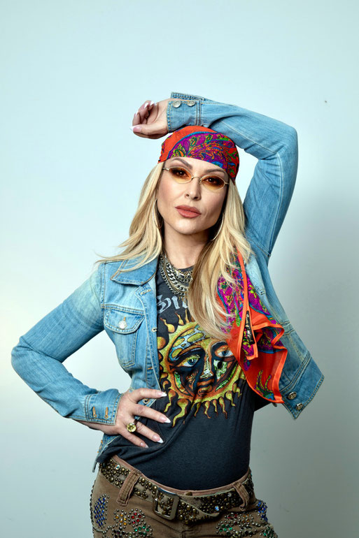 Mit Hits wie "I'm Outta Love" und "Sick and Tired" sicherte sich die US-amerikanische Popsängerin Anastacia ihren Platz im Pop-Olymp. Dass sie auch eine mitreißende Live-Entertainerin ist, stellt sie bei diversen Festivalshows unter Beweis. Foto: Promo