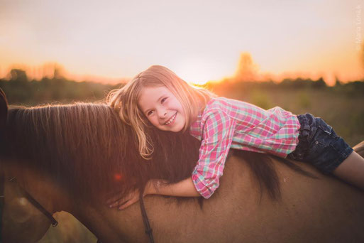 Mädchen und Pferd