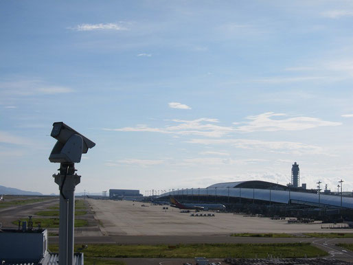 飛行機と空と海と建築的なものしか見えないのも好きです。