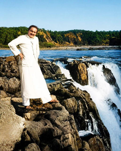 Meher Baba at Dhuandhar Falls - Marble Rocks, near Jabalpur, India - 24th Dec.1938. Image rendition by Anthony Zois. BP
