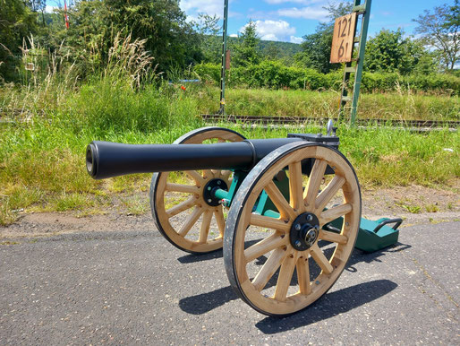 Breech Loading Cannons Hermann Salutkanonen Exklusive Bollerkanonen 30 mm cannon, 80 mm rockets, atgms. breech loading cannons hermann