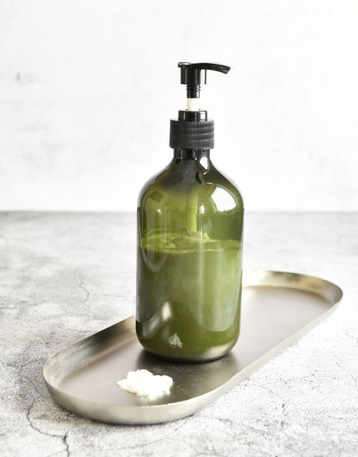 Bodybutter selbst gemacht im Thermomix, Bodybutter ohne Fettfilm, Bodybutter aus Kakaobutter und Mandelöl, für den Adventskalender oder als Weihnachtsgeschenk