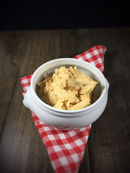 Hummus aus dem Thermomix, klassische Version, veganer Aufstrich aus Kichererbsen mit Sesampaste Tahin