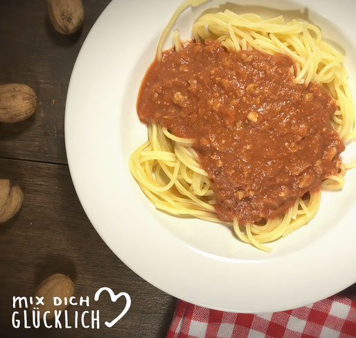 Walnussbolognese aus dem Thermomix, vegane Bolognese mit Walnüssen und rauchigem Aroma durch Paprika de la Vera