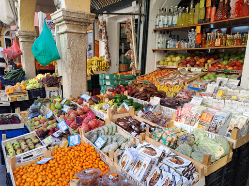 Wer kann mit der ERASMUS Krankenversicherung für das Studenten Auslandssemester der HanseMerkur Reiseversicherung versichert werden? Was wird geleistet? Was leistet die gesetzliche Krankenkasse?