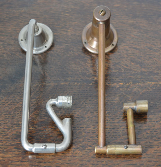 E.M.G Pickup carrier arms C. 1932, on the left "VI" marked.