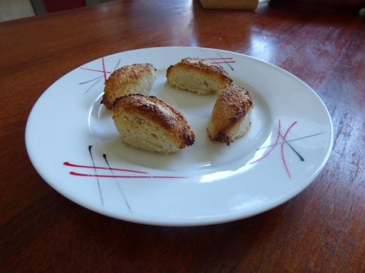 Des quenelles faites à base de pâte d'amandes. Une tuerie!